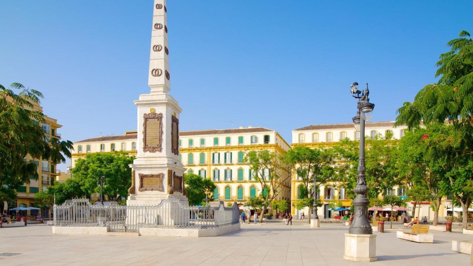 Homely Malaga Cienfuegos, Plaza De La Merced Con Vistas Exterior foto